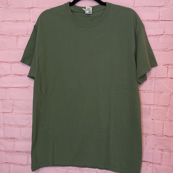 📦 Simple “we should all care” tee - Picture 3 of 4